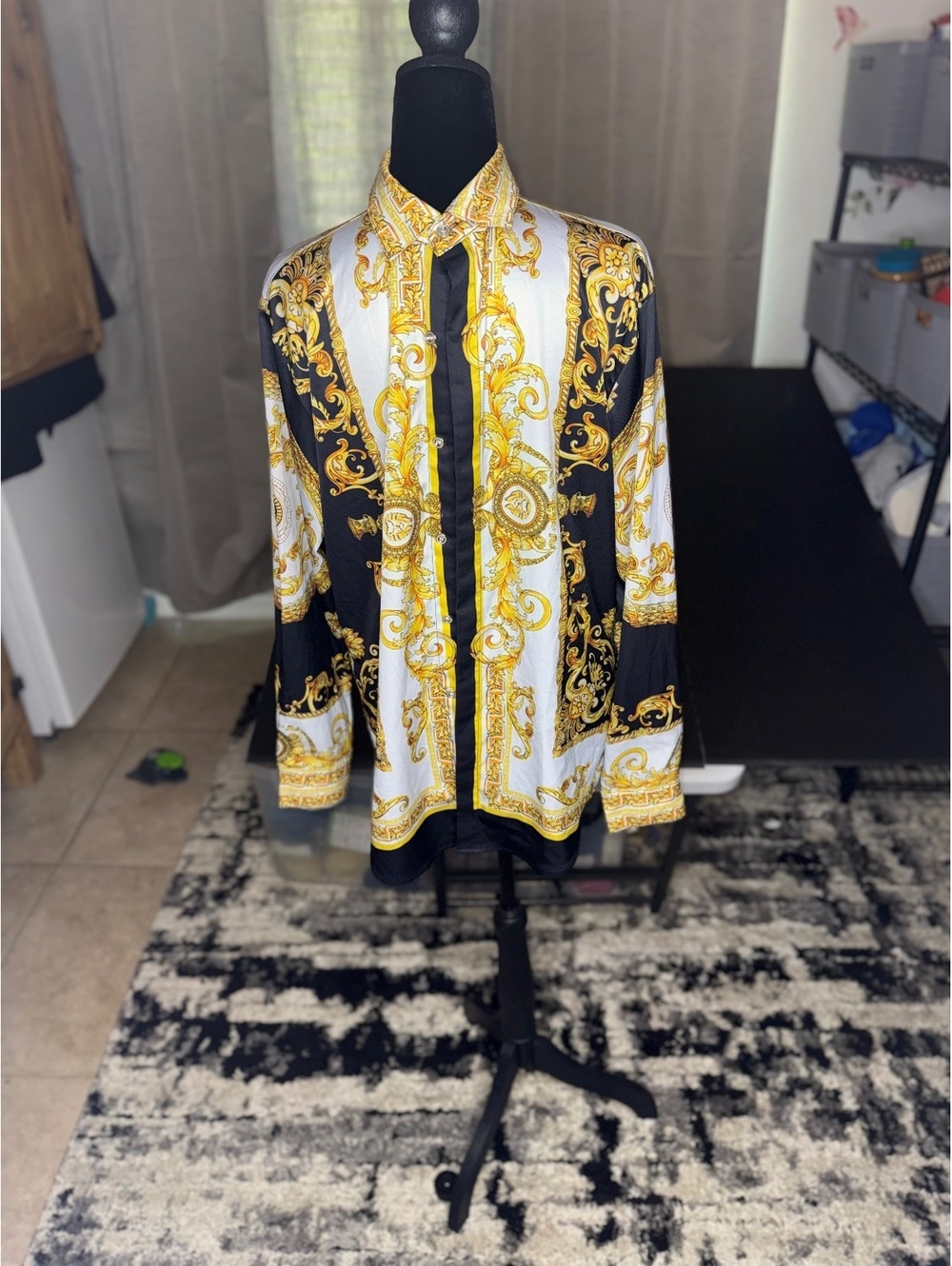 Izoff Baroque Print Long Sleeve Button-Up Shirt